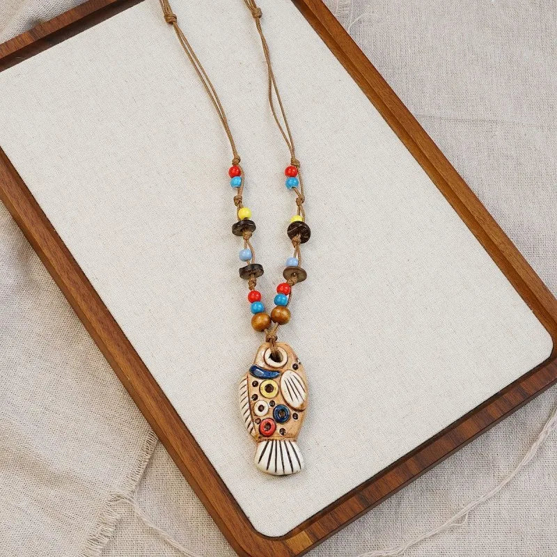 Collane con ciondolo a forma di pesce in ceramica dipinte a mano, serie unica, collane lunghe alla moda con ciondolo a piccolo pesce, confezione personalizzata