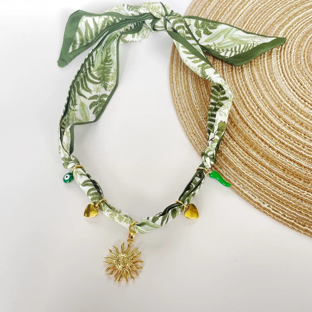 Collana con Ciondoli in Tessuto Bohemien a Tema Vita Marina, Cuore, Ciliegia, Tulipano, Fiore - Gioielli da Vacanza, Regalo per Lei