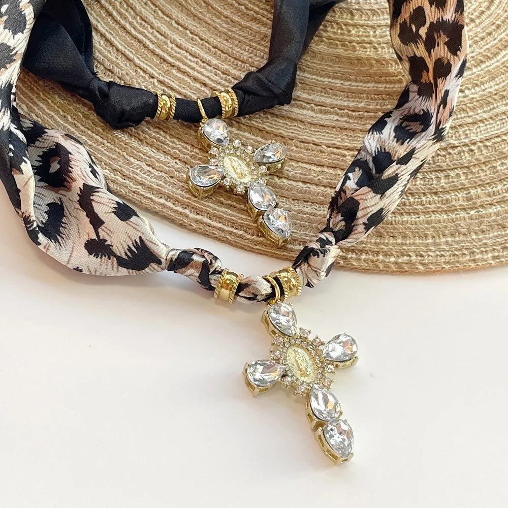 Collana con Ciondoli in Tessuto Bohemien a Tema Vita Marina, Cuore, Ciliegia, Tulipano, Fiore - Gioielli da Vacanza, Regalo per Lei