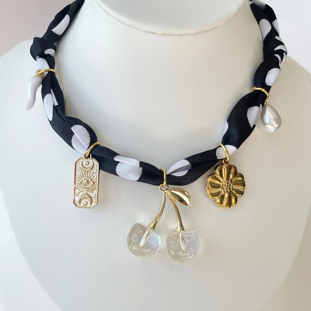 Collana con Ciondoli in Tessuto Bohemien a Tema Vita Marina, Cuore, Ciliegia, Tulipano, Fiore - Gioielli da Vacanza, Regalo per Lei