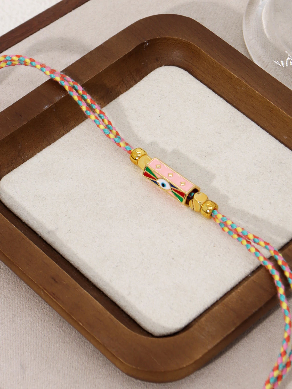 Collana con ciondolo in corda intrecciata fatta a mano in stile tribale con ciondoli a lettera per gioielli da donna con accessori per feste