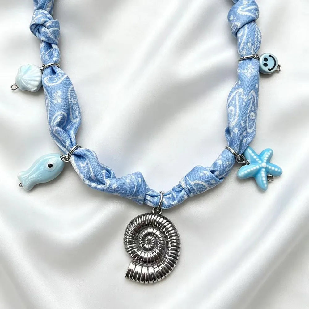 Collana con Ciondoli in Tessuto Bohemien a Tema Vita Marina, Cuore, Ciliegia, Tulipano, Fiore - Gioielli da Vacanza, Regalo per Lei