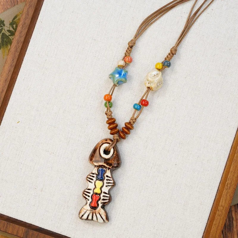 Collane con ciondolo a forma di pesce in ceramica dipinte a mano, serie unica, collane lunghe alla moda con ciondolo a piccolo pesce, confezione personalizzata