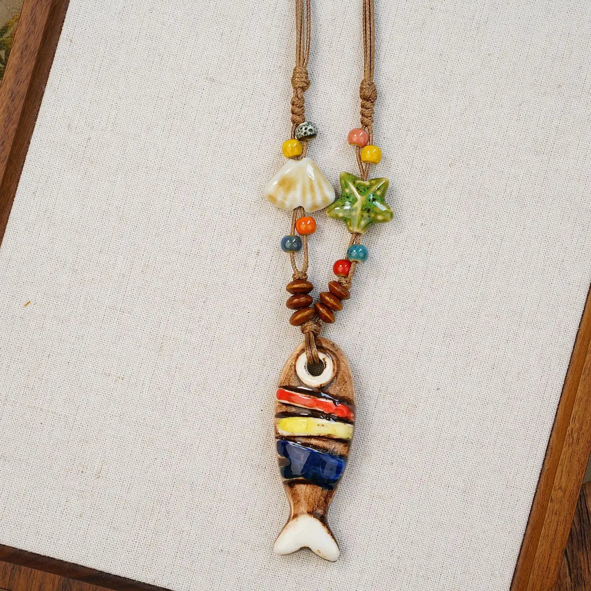 Collane con ciondolo a forma di pesce in ceramica dipinte a mano, serie unica, collane lunghe alla moda con ciondolo a piccolo pesce, confezione personalizzata
