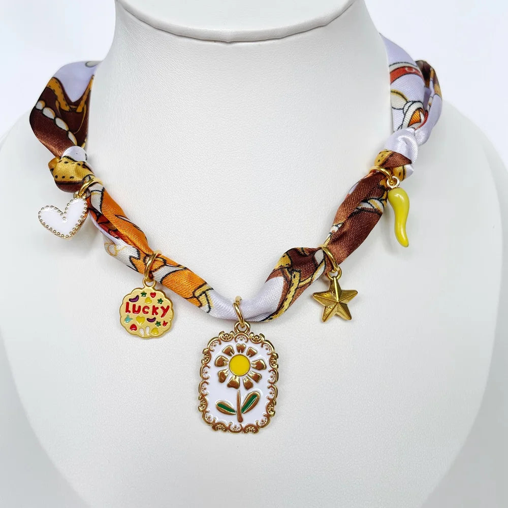 Collana con Ciondoli in Tessuto Bohemien a Tema Vita Marina, Cuore, Ciliegia, Tulipano, Fiore - Gioielli da Vacanza, Regalo per Lei