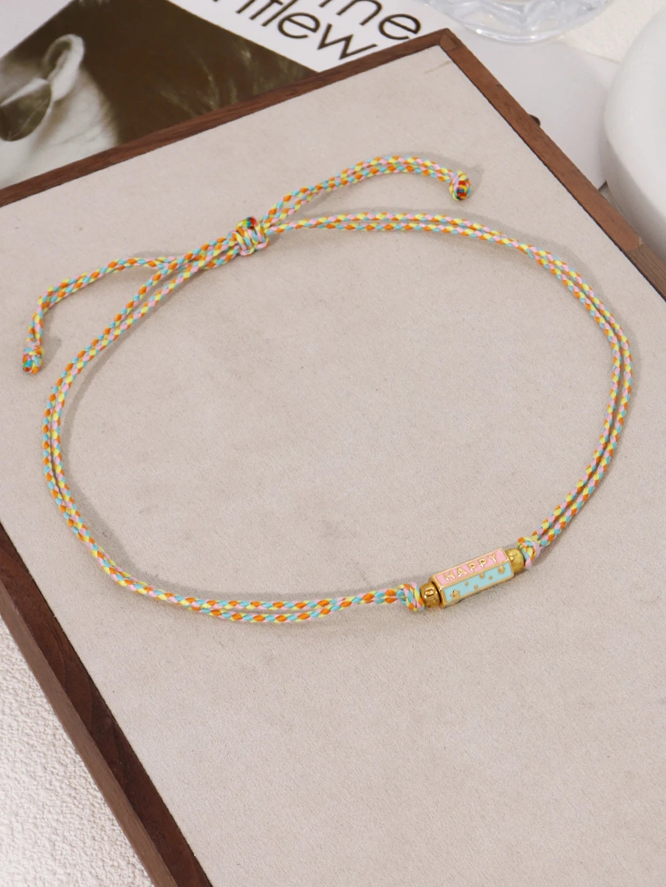 Collana con ciondolo in corda intrecciata fatta a mano in stile tribale con ciondoli a lettera per gioielli da donna con accessori per feste