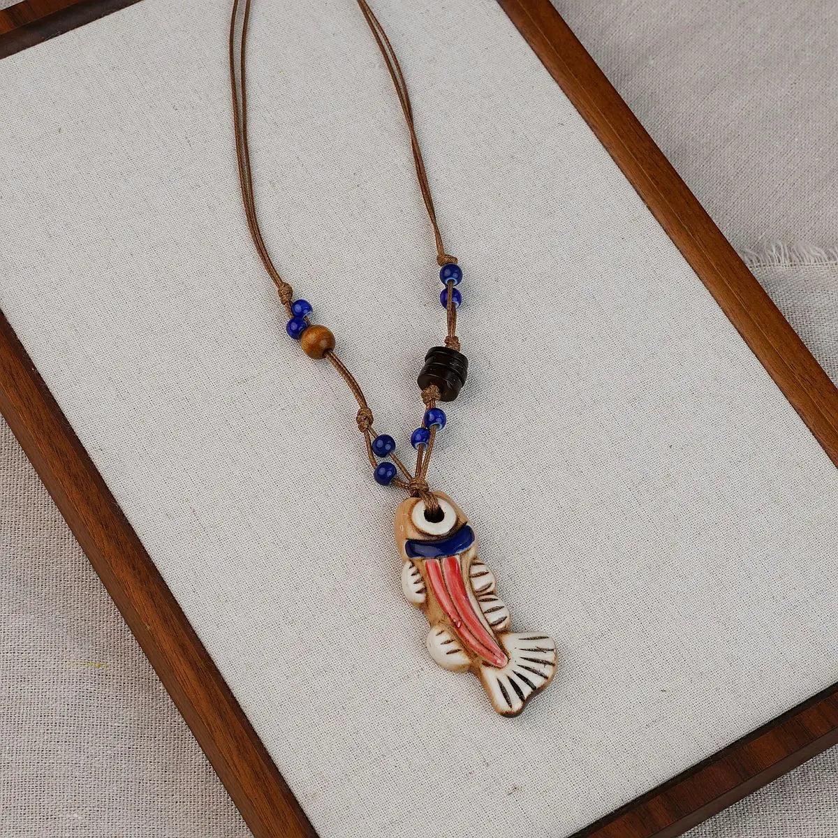 Collane con ciondolo a forma di pesce in ceramica dipinte a mano, serie unica, collane lunghe alla moda con ciondolo a piccolo pesce, confezione personalizzata