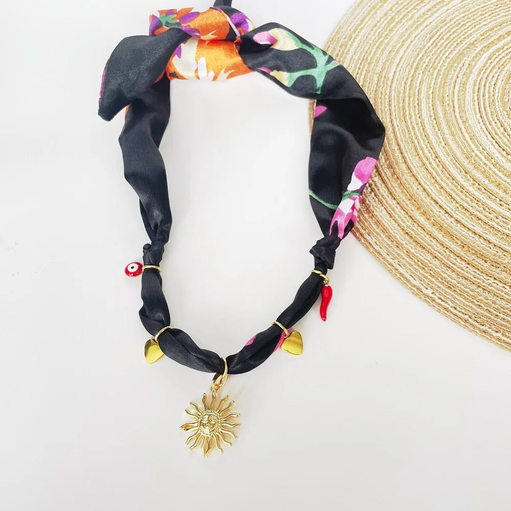 Collana con Ciondoli in Tessuto Bohemien a Tema Vita Marina, Cuore, Ciliegia, Tulipano, Fiore - Gioielli da Vacanza, Regalo per Lei