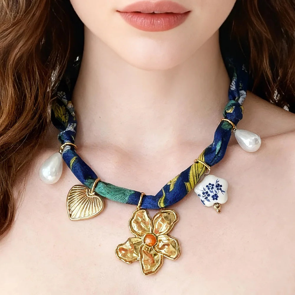 Collana con Ciondoli in Tessuto Bohemien a Tema Vita Marina, Cuore, Ciliegia, Tulipano, Fiore - Gioielli da Vacanza, Regalo per Lei