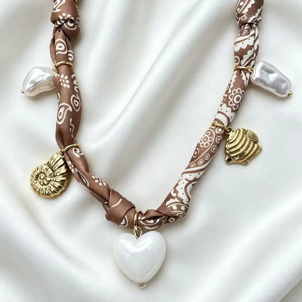 Collana con Ciondoli in Tessuto Bohemien a Tema Vita Marina, Cuore, Ciliegia, Tulipano, Fiore - Gioielli da Vacanza, Regalo per Lei