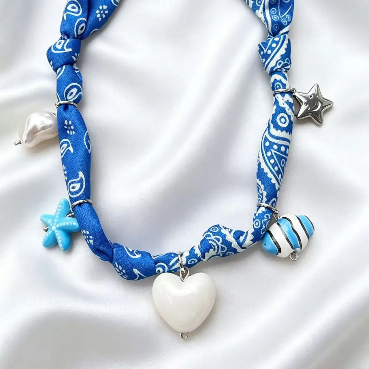 Collana con Ciondoli in Tessuto Bohemien a Tema Vita Marina, Cuore, Ciliegia, Tulipano, Fiore - Gioielli da Vacanza, Regalo per Lei