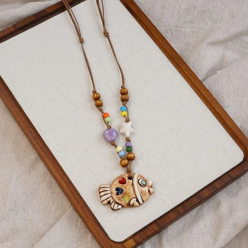 Collane con ciondolo a forma di pesce in ceramica dipinte a mano, serie unica, collane lunghe alla moda con ciondolo a piccolo pesce, confezione personalizzata