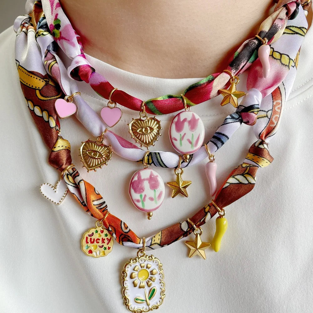 Collana con Ciondoli in Tessuto Bohemien a Tema Vita Marina, Cuore, Ciliegia, Tulipano, Fiore - Gioielli da Vacanza, Regalo per Lei