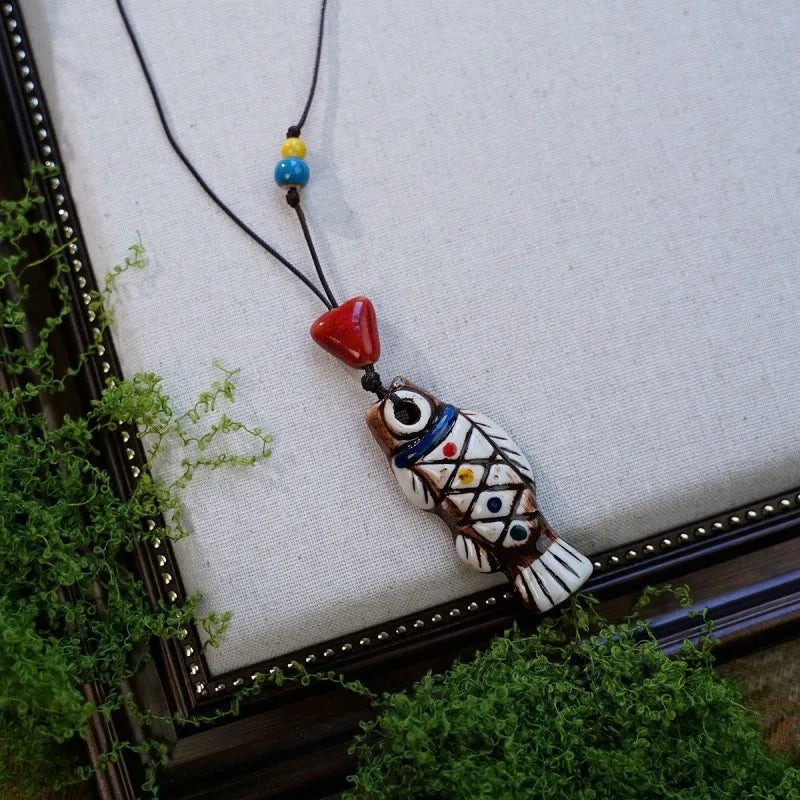 Collane con ciondolo a forma di pesce in ceramica dipinte a mano, serie unica, collane lunghe alla moda con ciondolo a piccolo pesce, confezione personalizzata