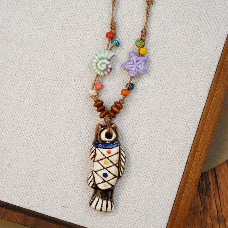 Collane con ciondolo a forma di pesce in ceramica dipinte a mano, serie unica, collane lunghe alla moda con ciondolo a piccolo pesce, confezione personalizzata