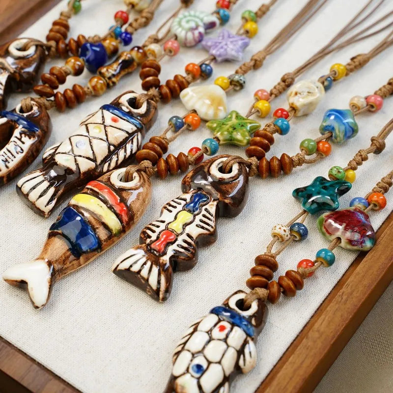 Collane con ciondolo a forma di pesce in ceramica dipinte a mano, serie unica, collane lunghe alla moda con ciondolo a piccolo pesce, confezione personalizzata