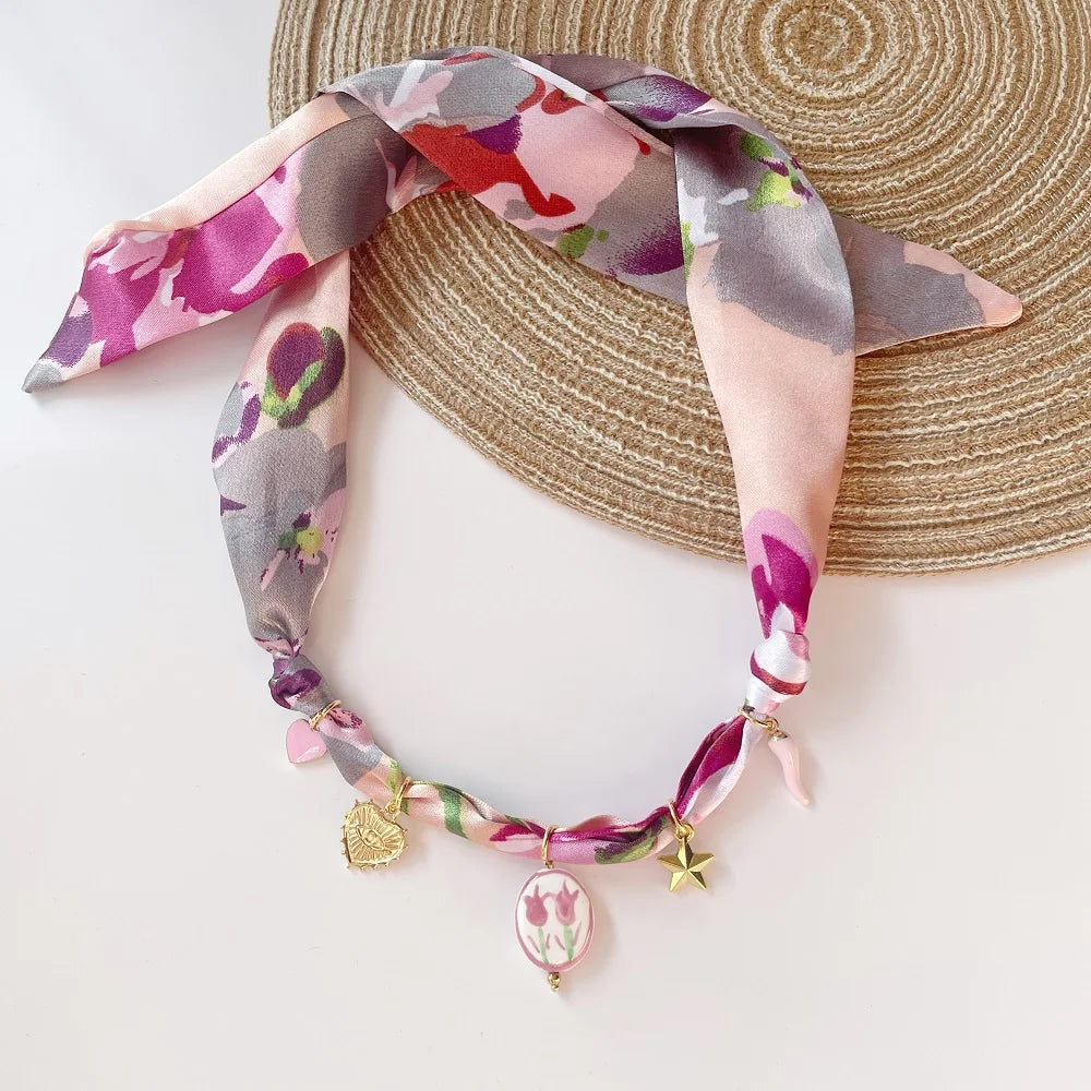 Collana con Ciondoli in Tessuto Bohemien a Tema Vita Marina, Cuore, Ciliegia, Tulipano, Fiore - Gioielli da Vacanza, Regalo per Lei