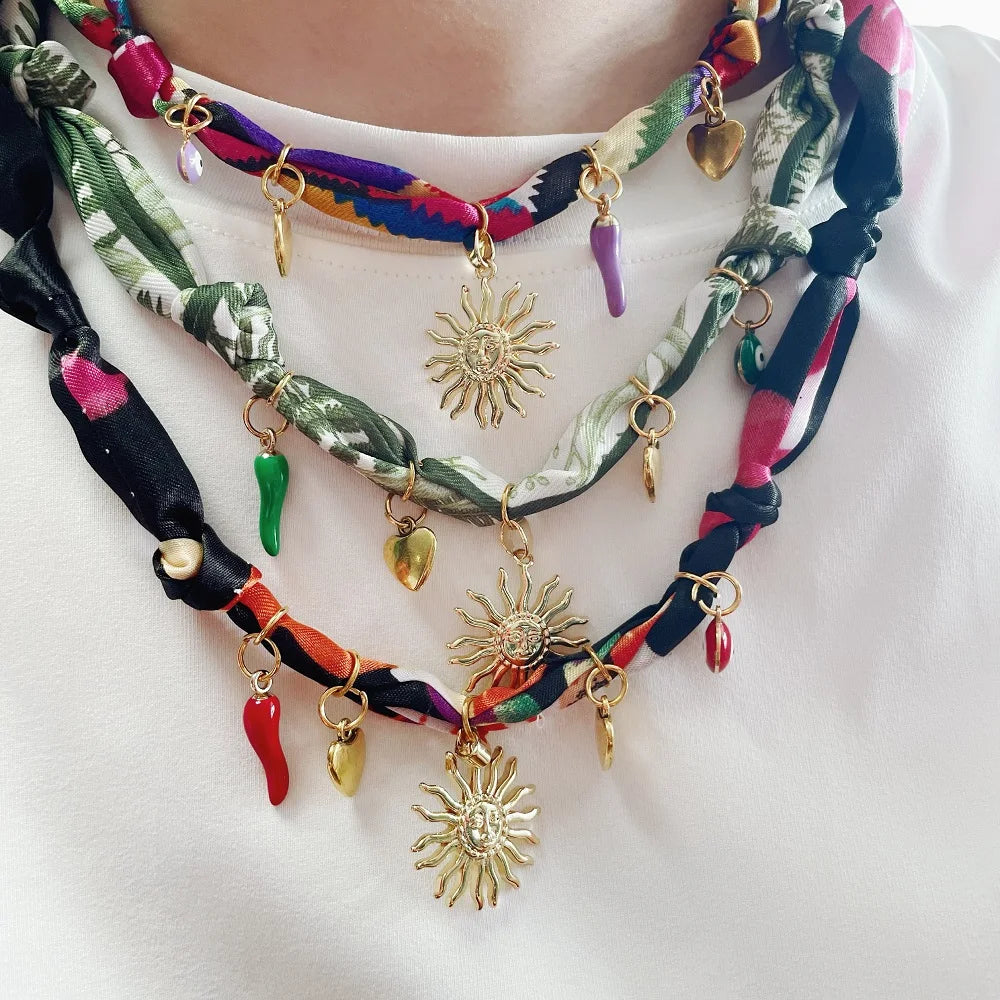 Collana con Ciondoli in Tessuto Bohemien a Tema Vita Marina, Cuore, Ciliegia, Tulipano, Fiore - Gioielli da Vacanza, Regalo per Lei