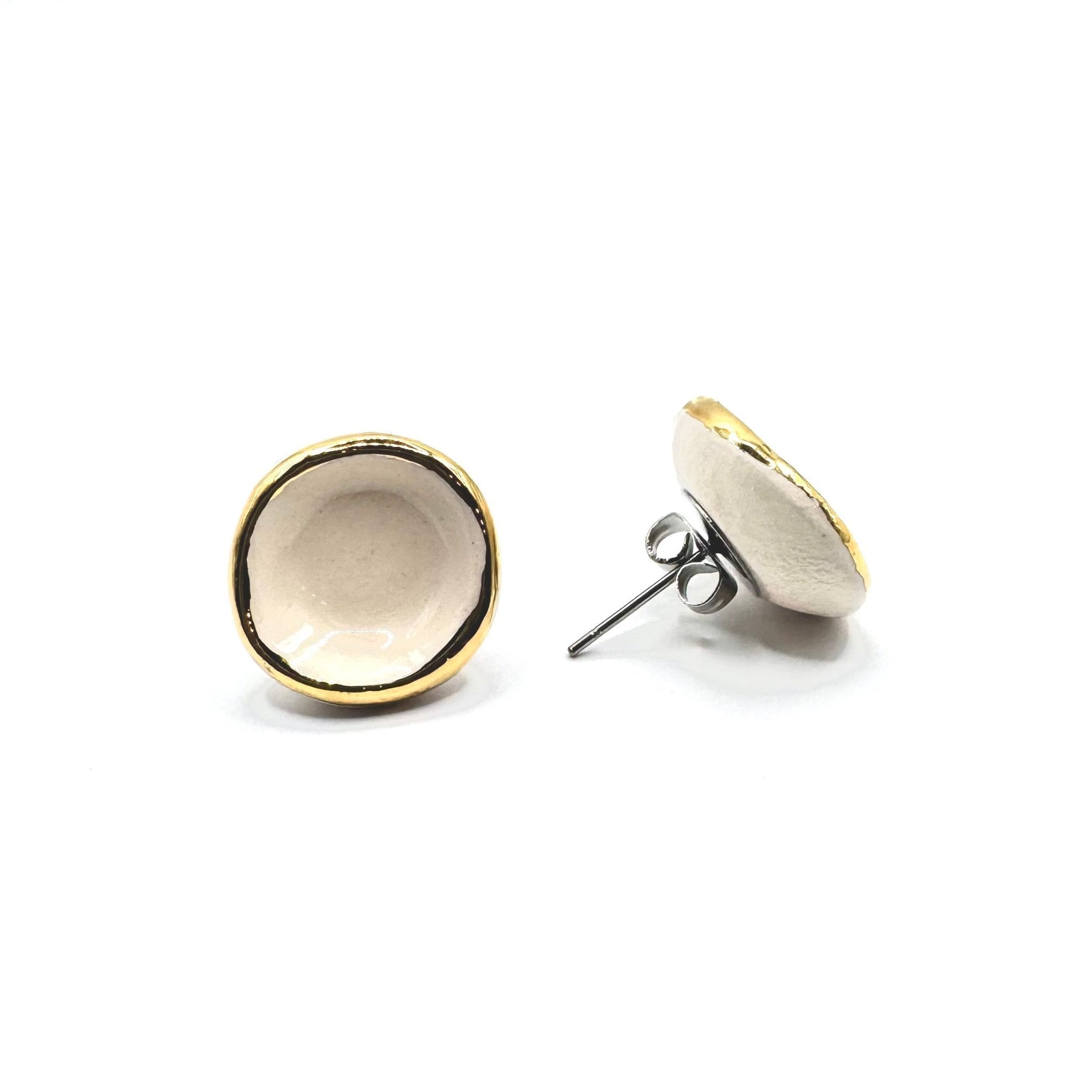 Camelia | Handcrafted white ceramic stud earrings with gold luster - Glow