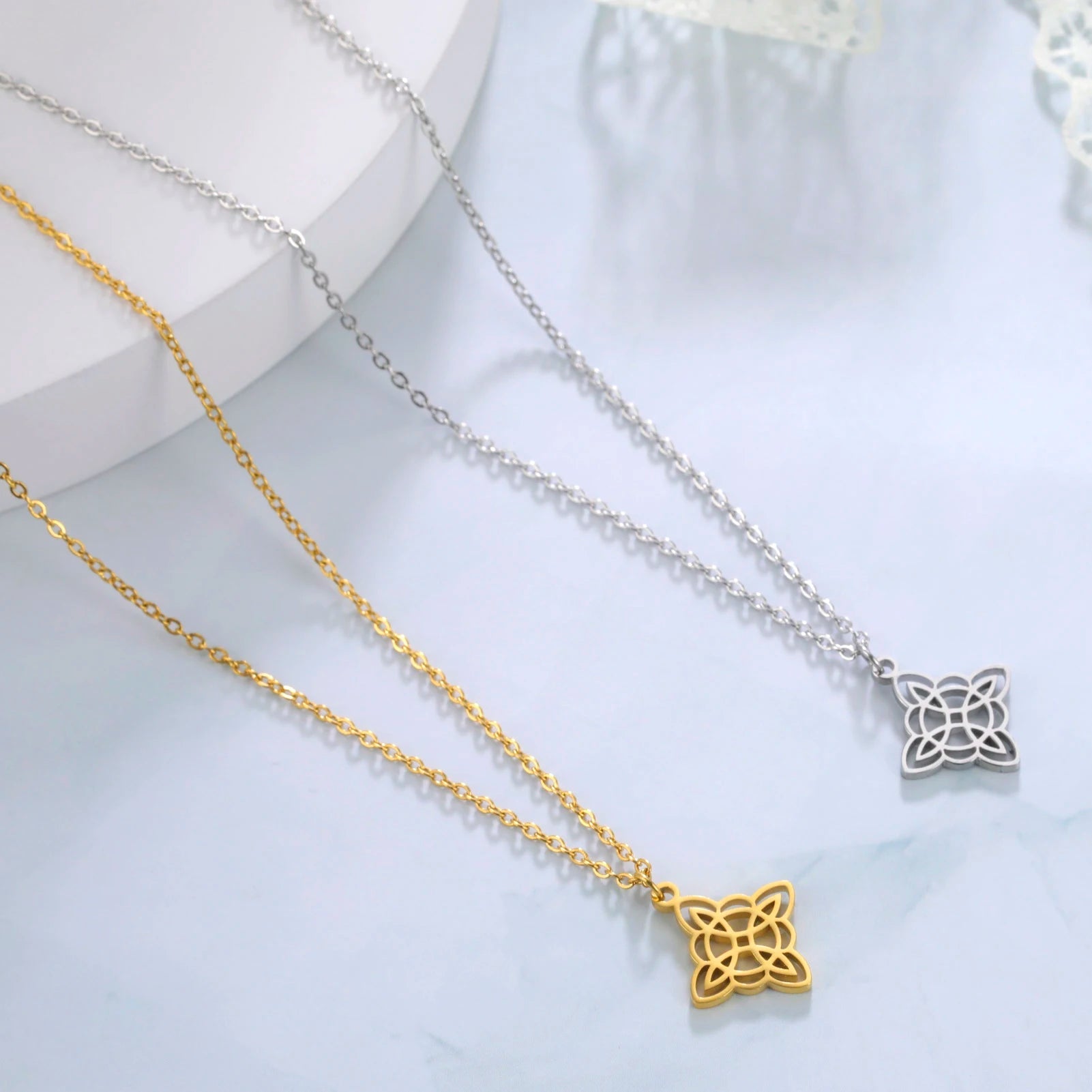 Collana con ciondolo nodo strega Wicca - Glow