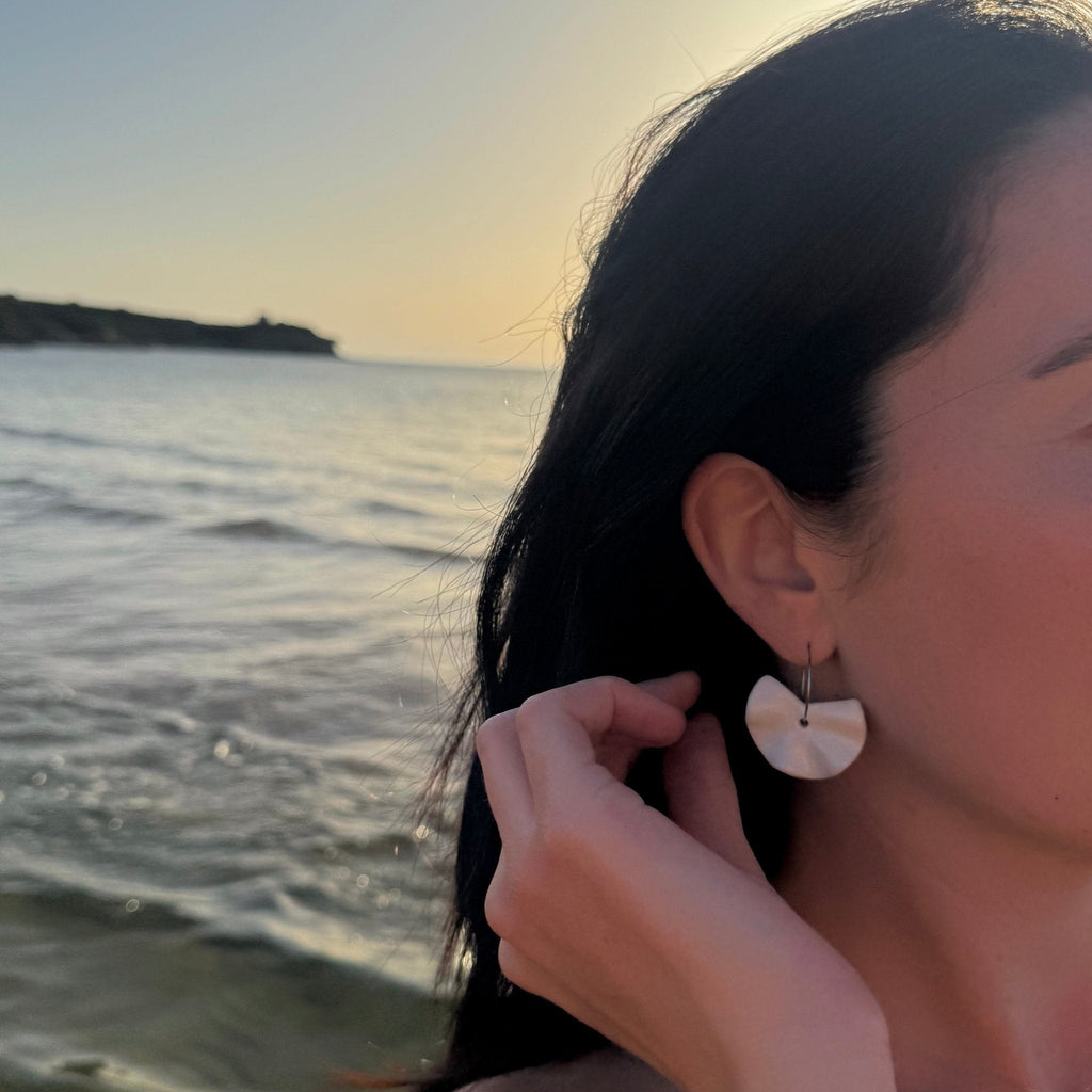 Frolla | Handcrafted white ceramic dangle earrings - Glow