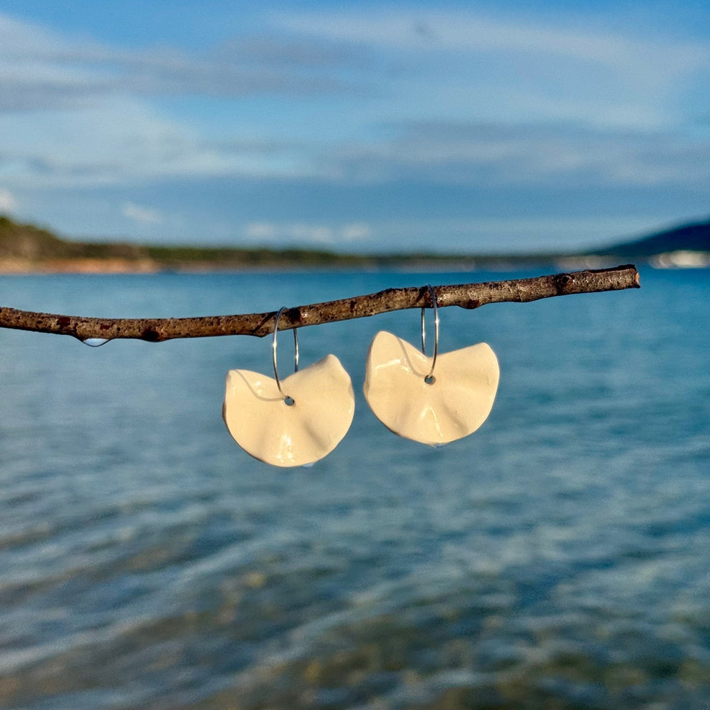 Frolla | Handcrafted white ceramic dangle earrings - Glow
