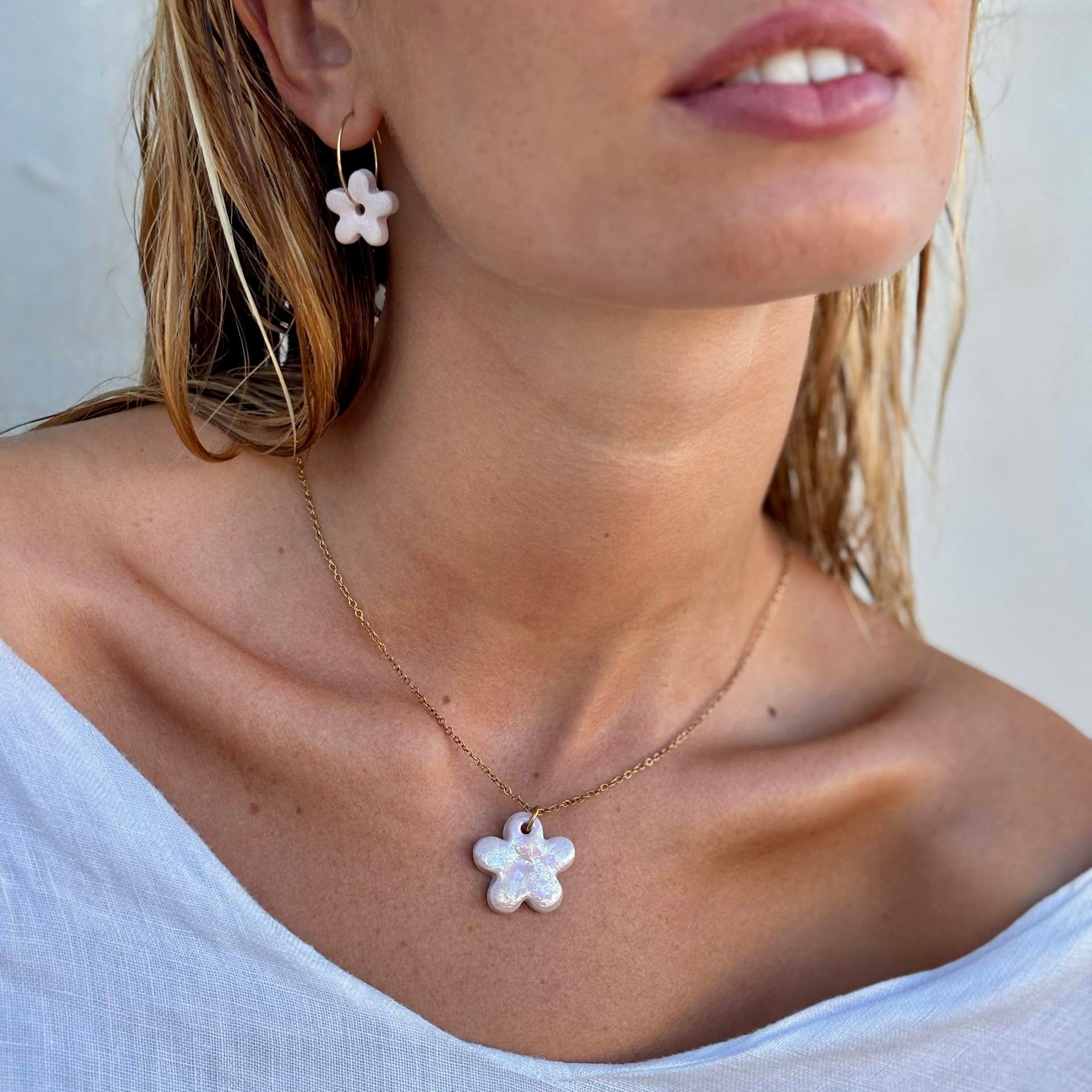 Lillium | Handcrafted pearl - pink floral ceramic necklace - Glow