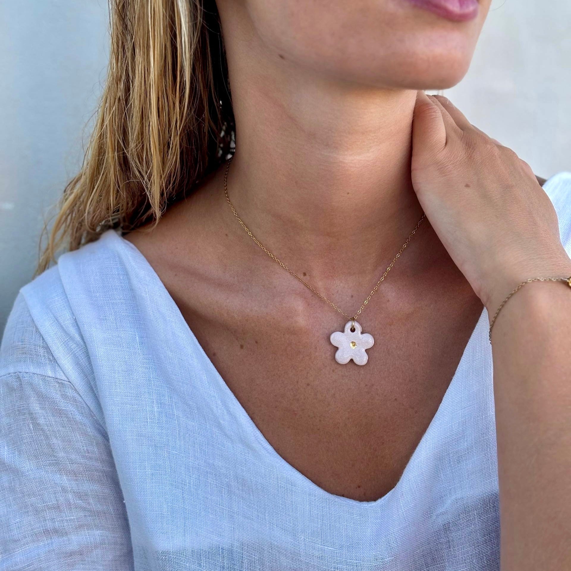 Margherita | Handcrafted pink floral ceramic necklace - Glow