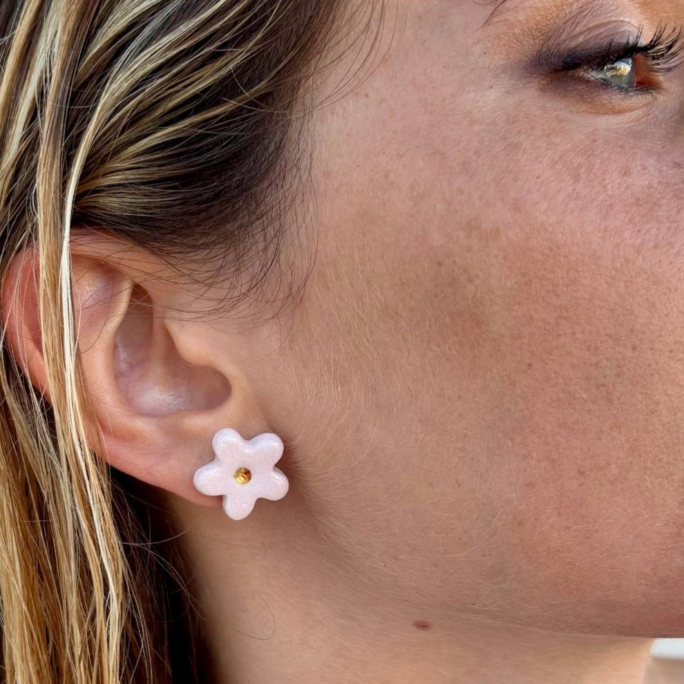 Margherita | Handcrafted pink floral ceramic stud earrings with golden detail - Glow