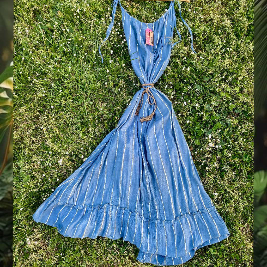 Maxi Dress a righe oro con cintura in cordoncino + nappine✨ Celeste polveroso - Glow