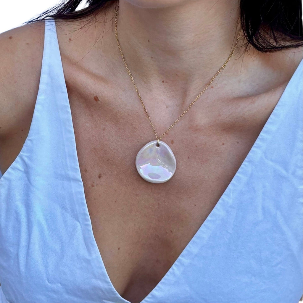 Perla | Handcrafted pearl - pink ceramic necklace - Glow