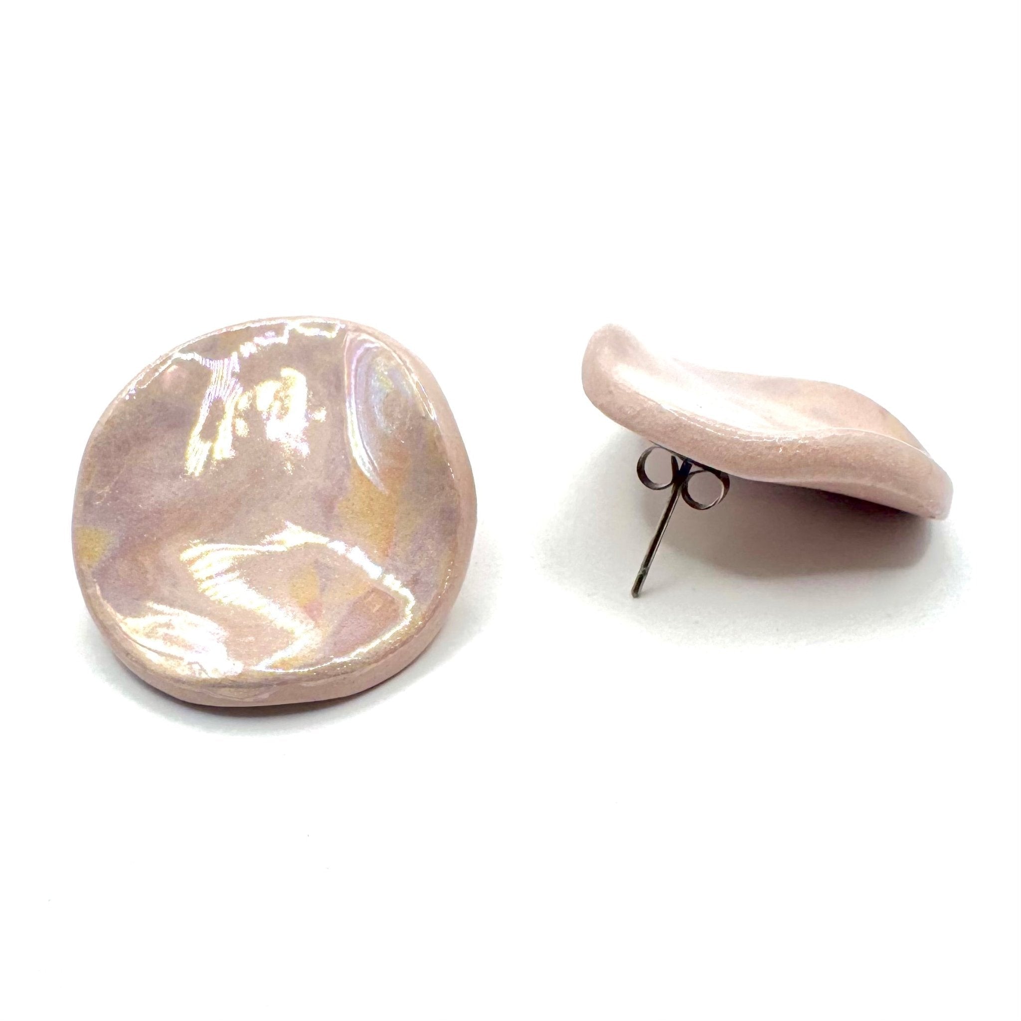 Perla | Handcrafted pearl - pink ceramic stud earrings - Glow
