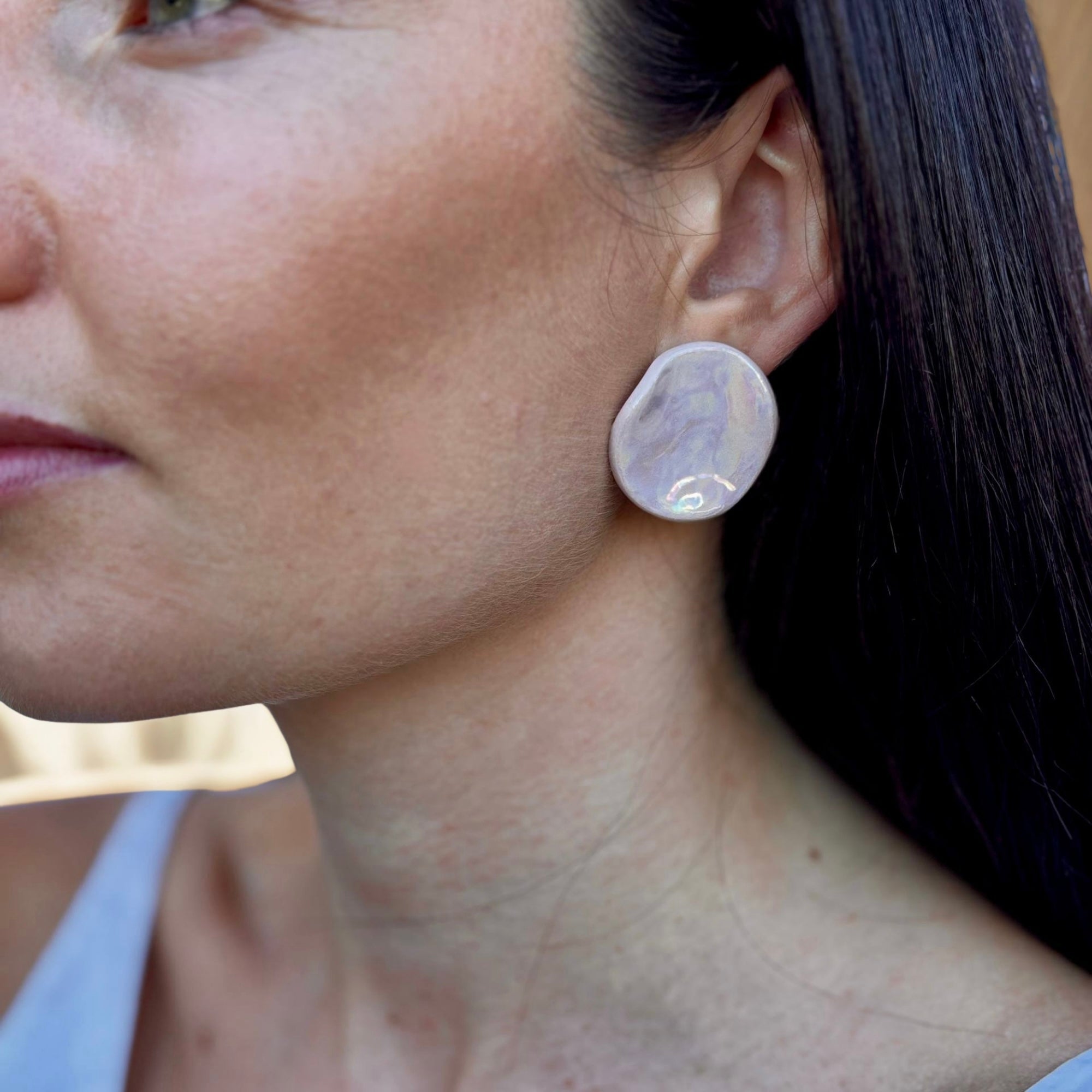 Perla | Handcrafted pearl - pink ceramic stud earrings - Glow