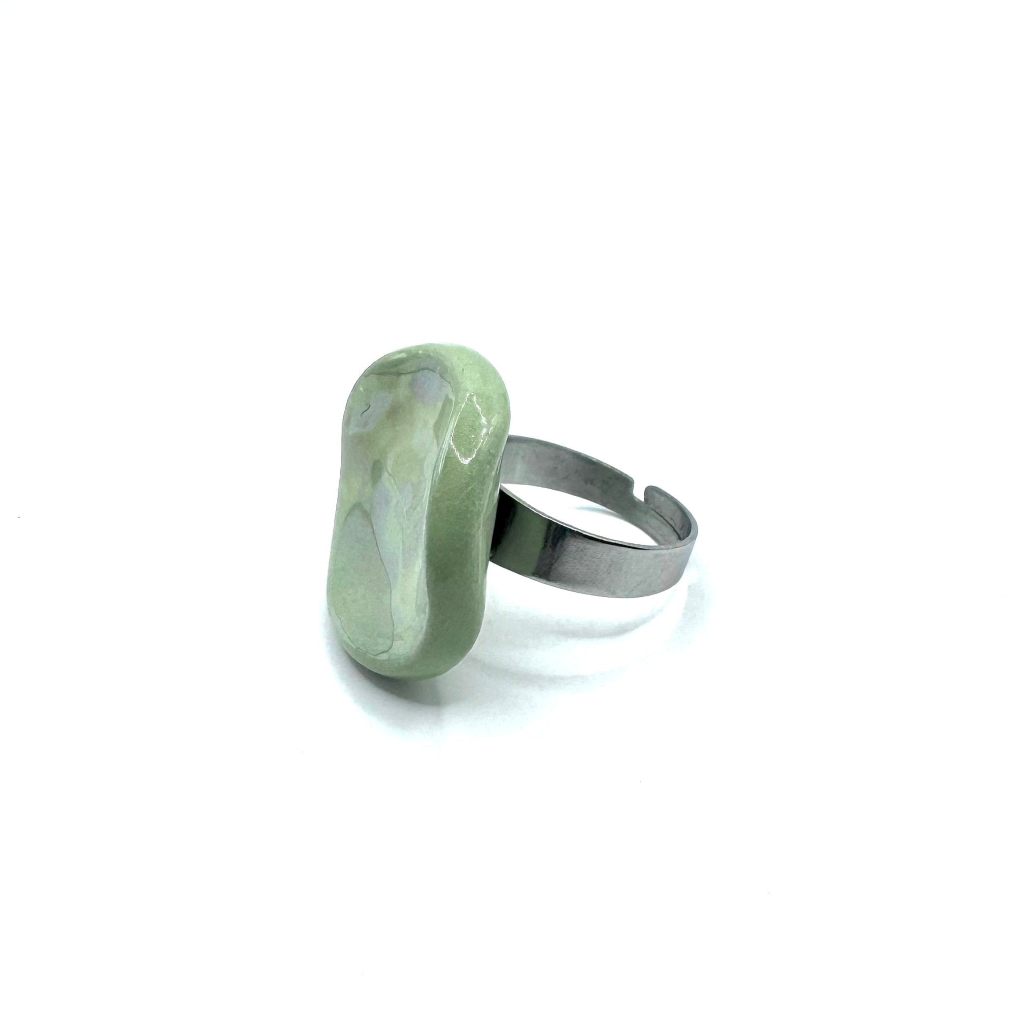 Perla | Handcrafted pearl - sage green ceramic ring - Glow