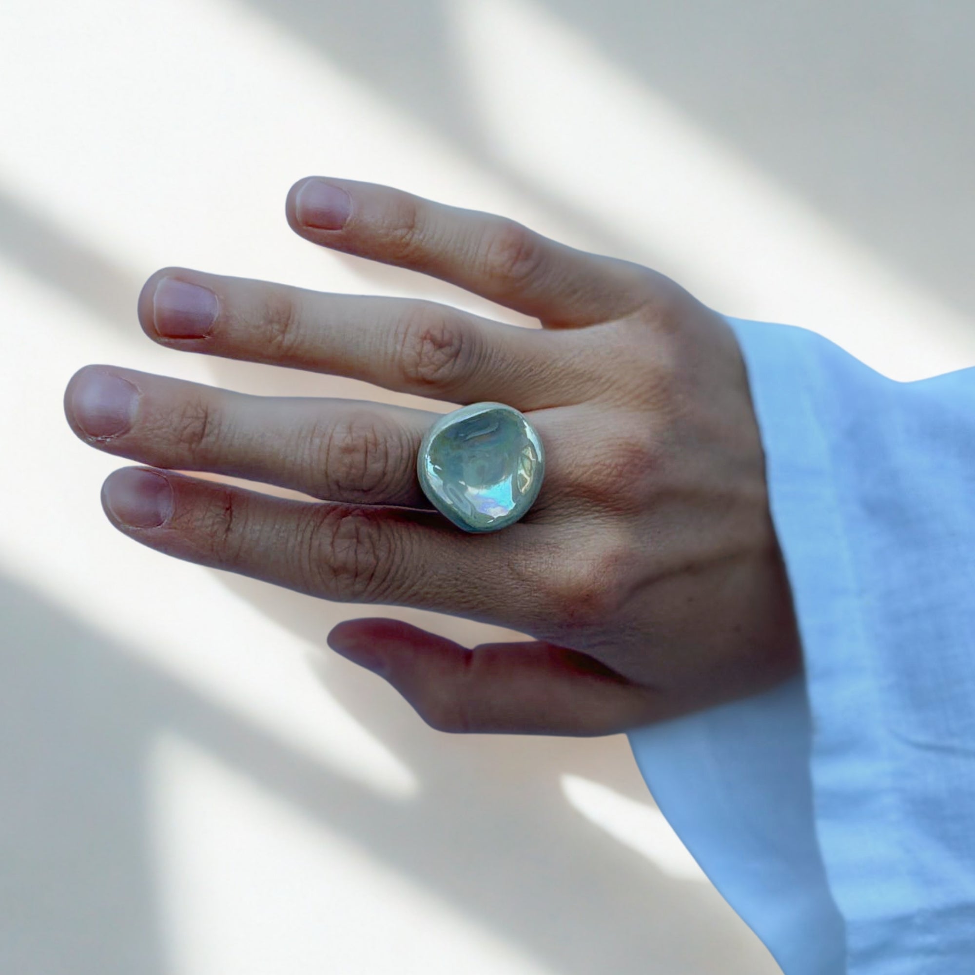 Perla | Handcrafted pearl - sage green ceramic ring - Glow