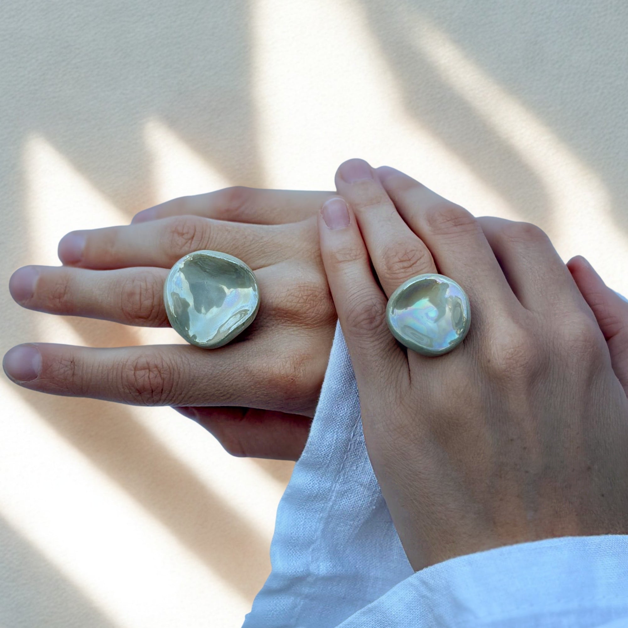 Perla | Handcrafted pearl - sage green ceramic ring - Glow