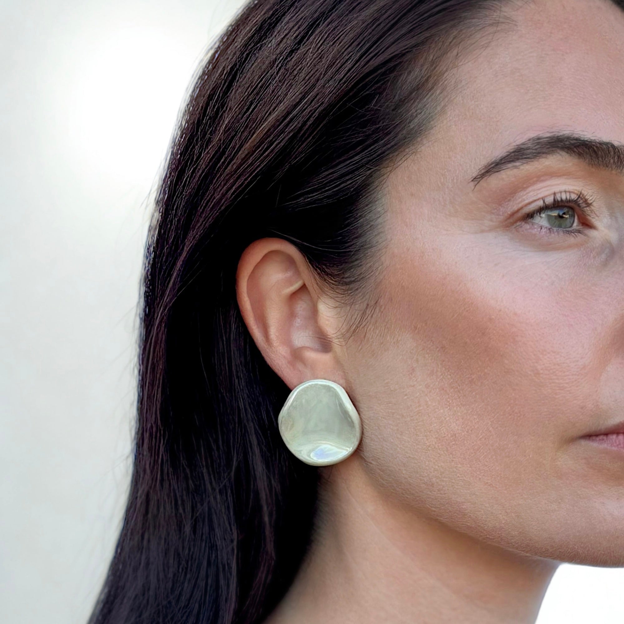 Perla | Handcrafted pearl sage - green ceramic stud earrings - Glow