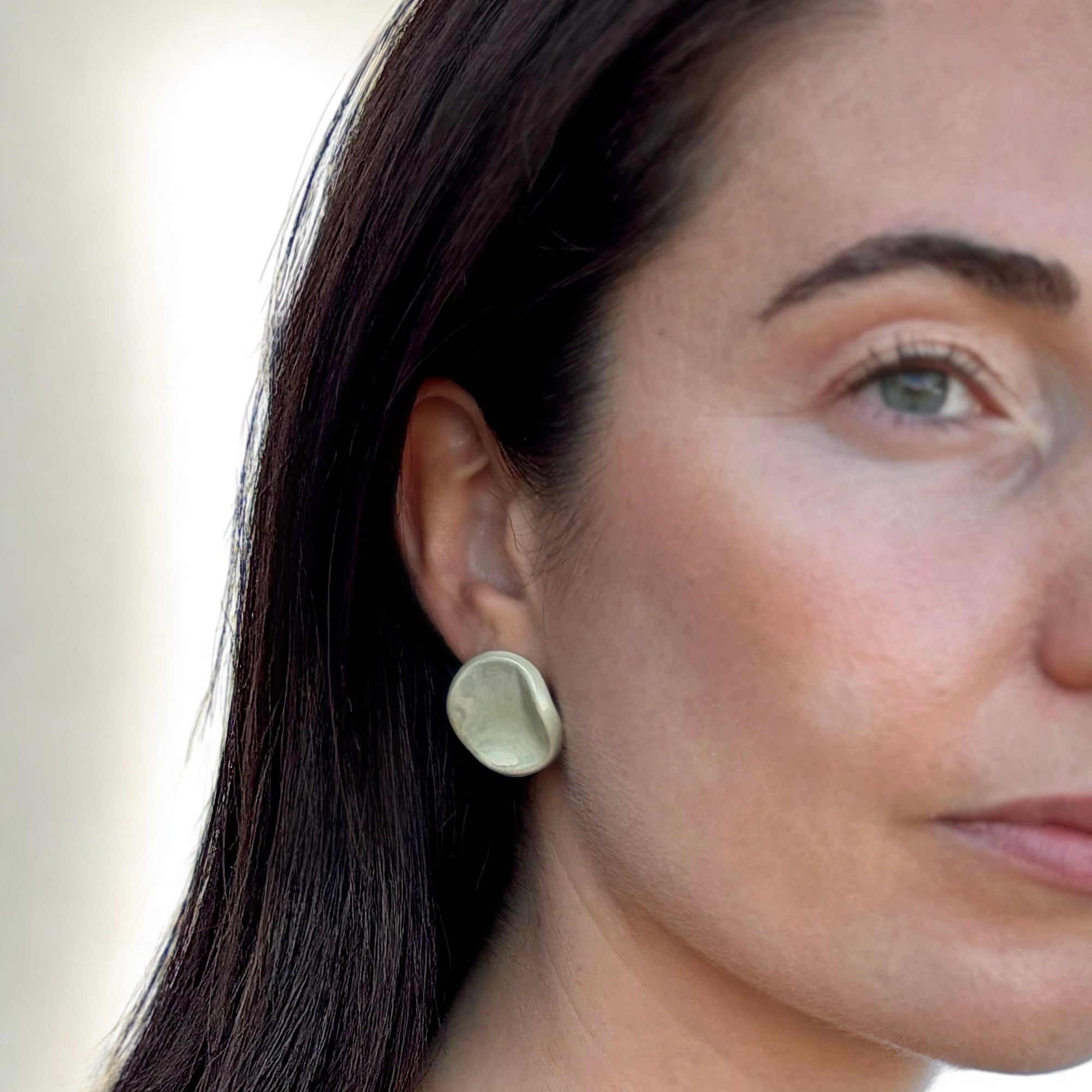 Perla | Handcrafted pearl sage - green ceramic stud earrings - Glow