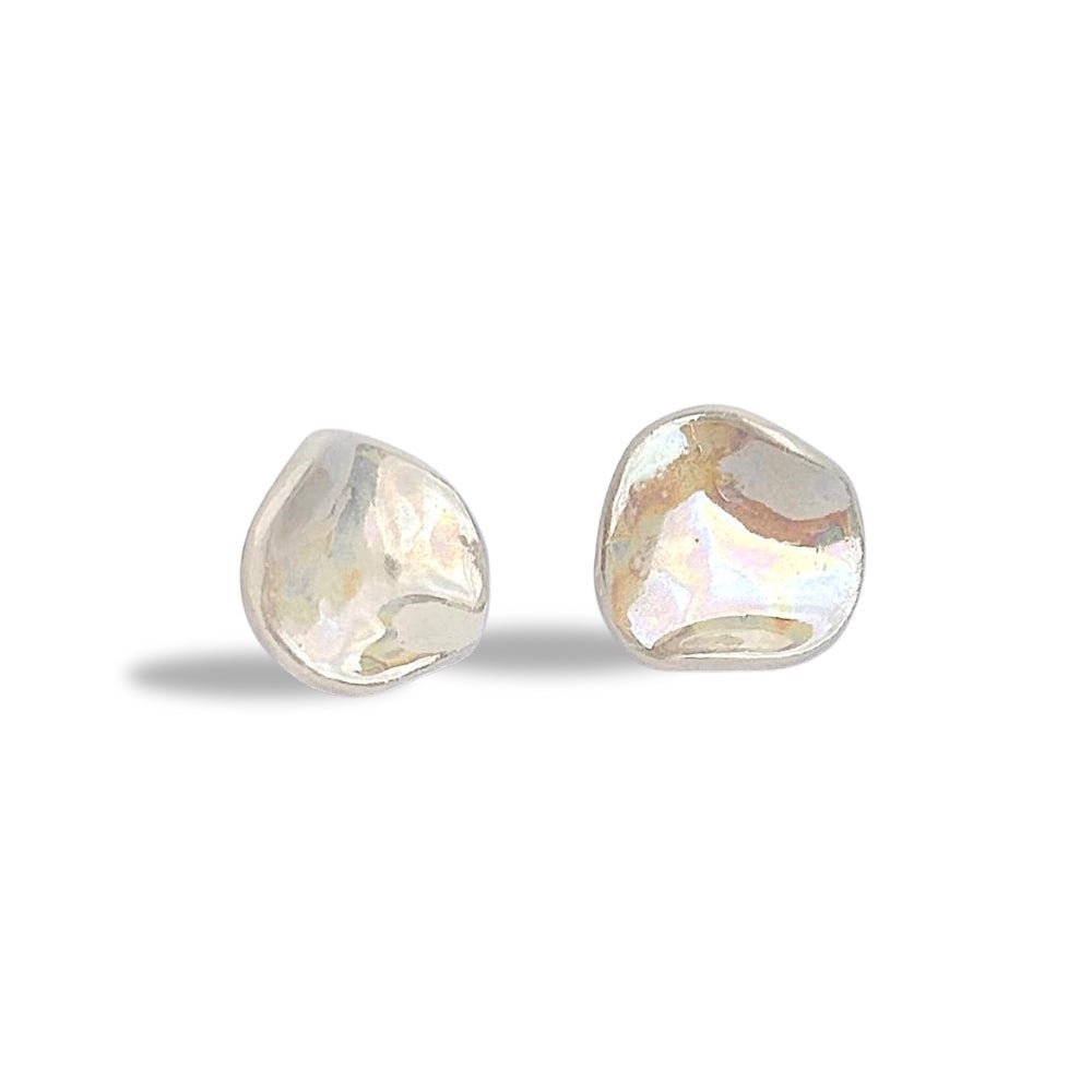 Perla | Handcrafted pearl - white ceramic stud earrings - Glow