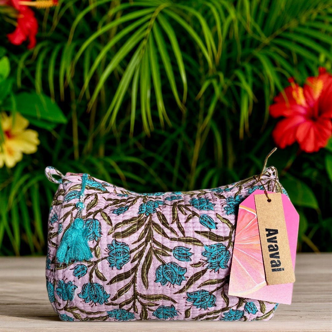 Roary Pouches 🐾 Poinsettia - Glow